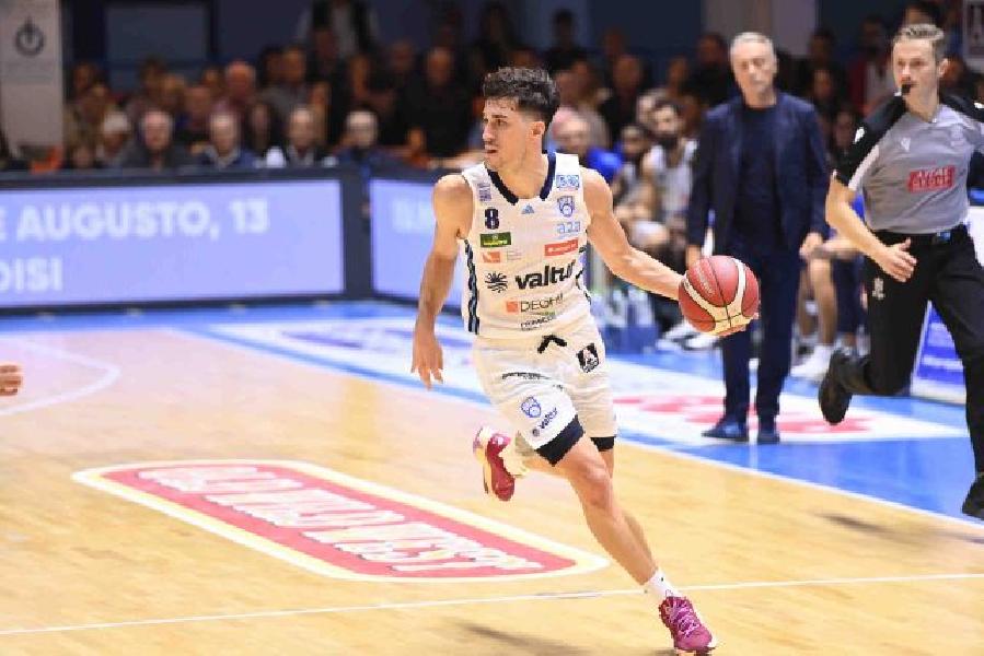 https://www.basketmarche.it/immagini_articoli/27-12-2024/valtur-brindisi-tommy-laquintana-eliminare-scorie-bologna-vogliamo-tornare-vincere-davanti-nostri-tifosi-600.jpg