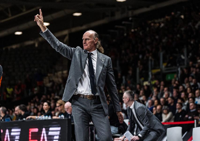 https://www.basketmarche.it/immagini_articoli/27-12-2024/virtus-coach-ivanovic-gara-completa-attacco-difesa-stiamo-migliorando-partita-partita-600.jpg