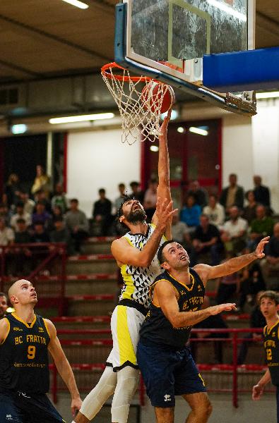 https://www.basketmarche.it/immagini_articoli/28-10-2024/basket-terni-conquista-terza-vittoria-consecutiva-fratta-umbertide-continua-correre-600.jpg