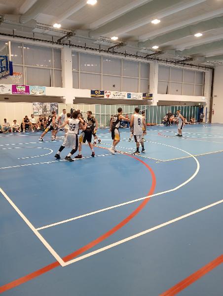 https://www.basketmarche.it/immagini_articoli/28-10-2024/roosters-senigallia-passano-autorit-campo-cestistica-montecosaro-600.jpg