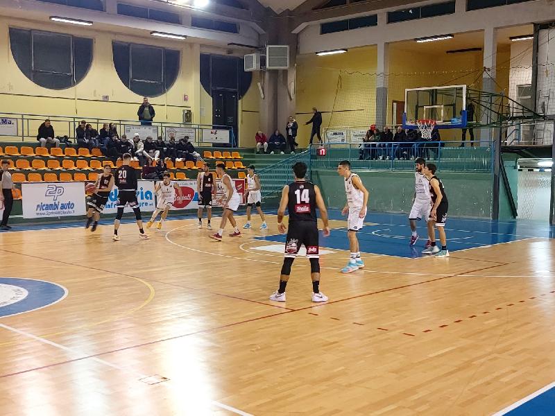 https://www.basketmarche.it/immagini_articoli/28-11-2024/perugia-basket-coach-vispa-dobbiamo-continuare-questa-strada-senza-abbassare-guardia-600.jpg