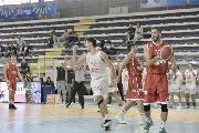 https://www.basketmarche.it/immagini_articoli/29-09-2024/amatori-pescara-conquista-punti-carver-roma-120.jpg