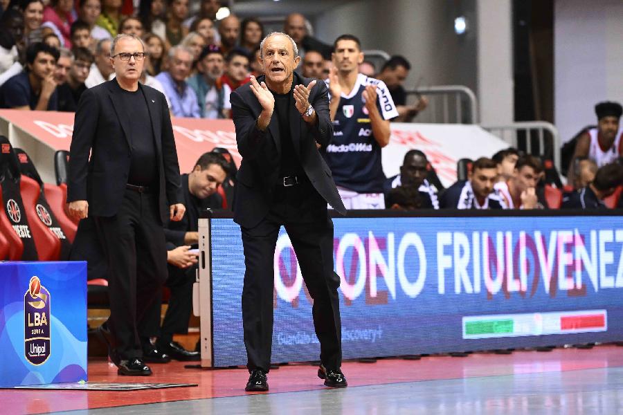 https://www.basketmarche.it/immagini_articoli/29-09-2024/olimpia-milano-coach-messina-siamo-stati-mediocri-dobbiamo-anche-riconoscere-meriti-trieste-600.jpg