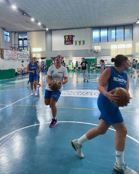 https://www.basketmarche.it/immagini_articoli/29-09-2024/olimpia-pesaro-coach-giovanelli-molto-lavorare-arrivare-pronti-inizio-campionati-600.jpg