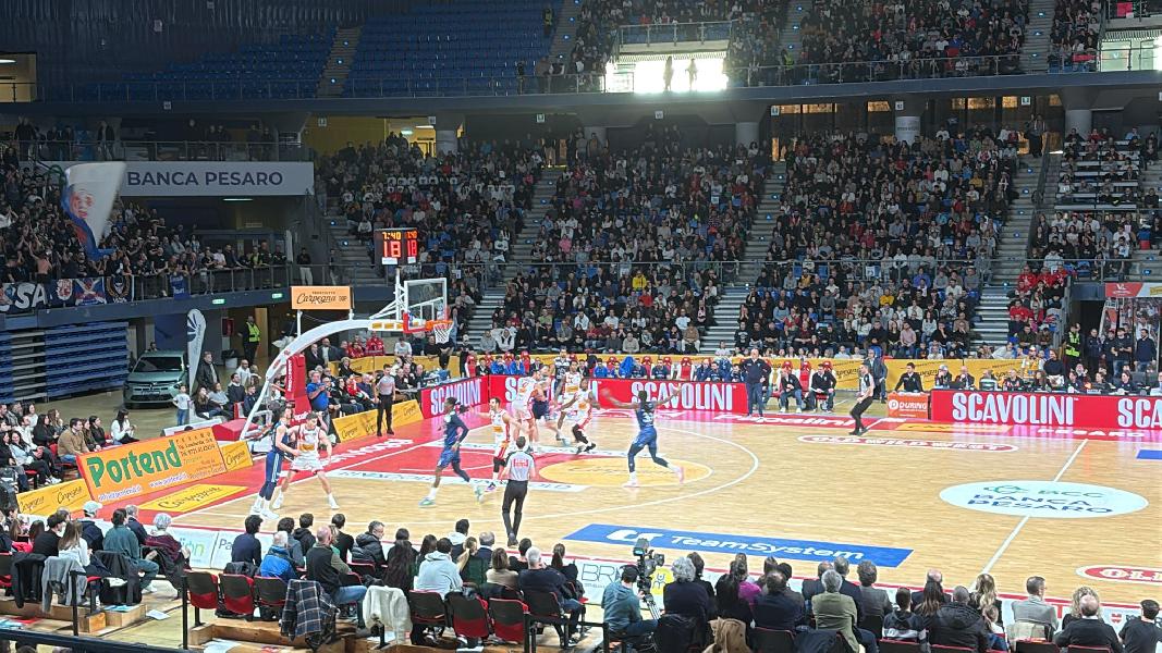 https://www.basketmarche.it/immagini_articoli/29-12-2024/ahmad-gioca-tempo-stellare-pesaro-domina-fortitudo-bologna-600.jpg