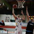 https://www.basketmarche.it/immagini_articoli/30-01-2025/olimpia-castello-vince-rimonta-derby-campo-flying-balls-ozzano-120.jpg