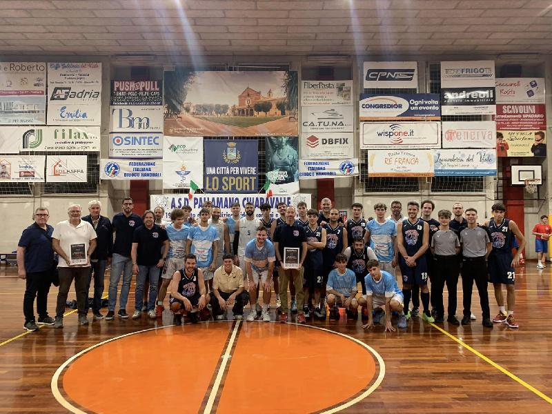 https://www.basketmarche.it/immagini_articoli/30-09-2024/torneo-baskettiamo-chiaravalle-basket-supera-senigallia-basket-2020-overtime-chiude-posto-600.jpg