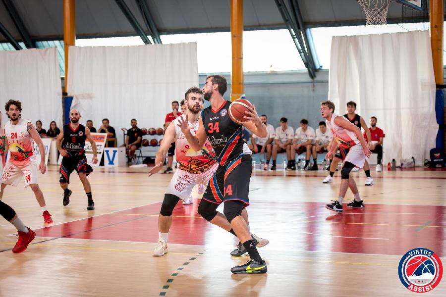 https://www.basketmarche.it/immagini_articoli/30-09-2024/virtus-assisi-supera-cannara-basket-vince-memorial-angelo-tagliolini-600.jpg