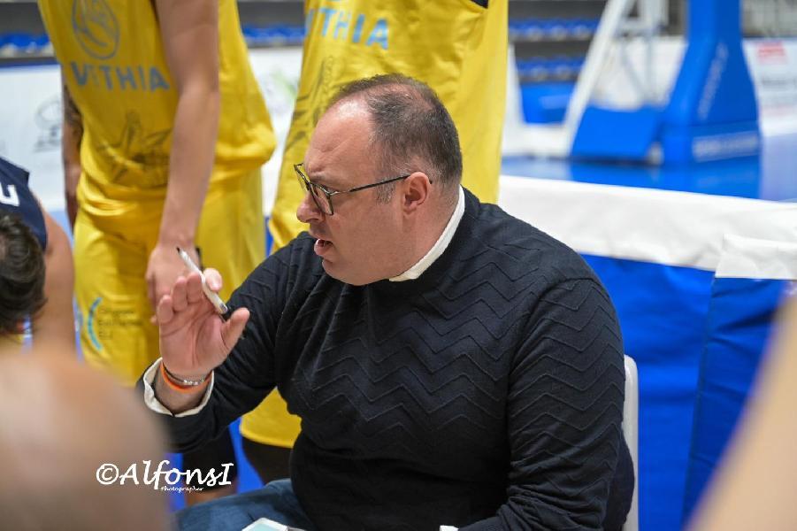 https://www.basketmarche.it/immagini_articoli/30-11-2024/pall-recanati-coach-chiara-gara-fotocopia-rispetto-quella-andata-600.jpg