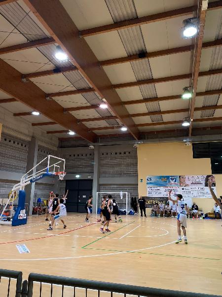 https://www.basketmarche.it/immagini_articoli/30-11-2024/polverigi-basket-vittoria-falconara-basket-600.jpg