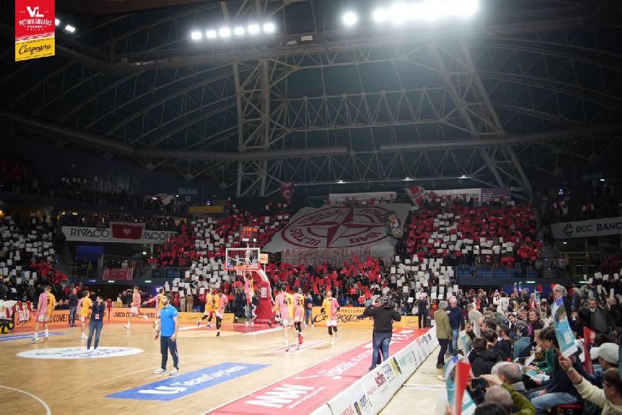 https://www.basketmarche.it/immagini_articoli/30-12-2024/pesaro-coach-leka-abbiamo-regalato-belle-emozioni-nostro-popolo-meglio-poteva-andare-600.jpg