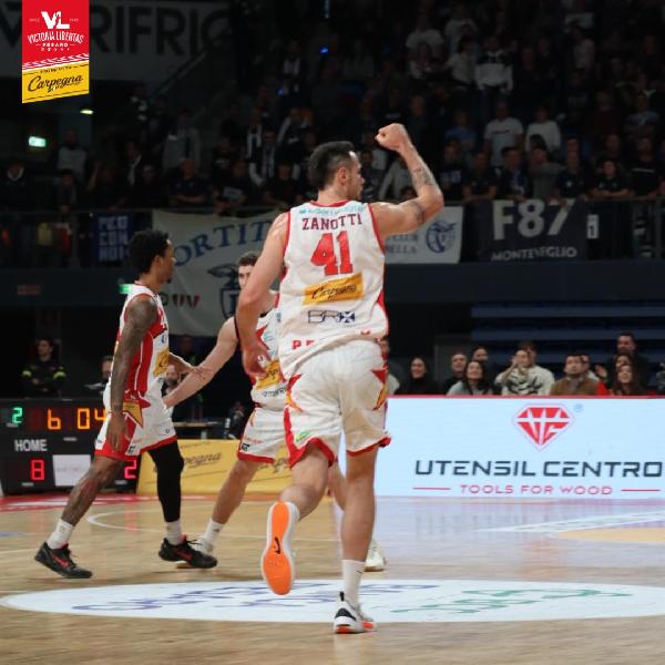 https://www.basketmarche.it/immagini_articoli/30-12-2024/pesaro-simone-zanotti-ringrazio-nostro-pubblico-eravamo-8000-stato-bellissimo-600.jpg