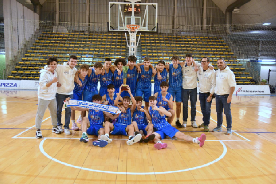 https://www.basketmarche.it/immagini_articoli/30-12-2024/under-pb1992-polverigi-camerata-vince-trofeo-ciao-rudy-600.png